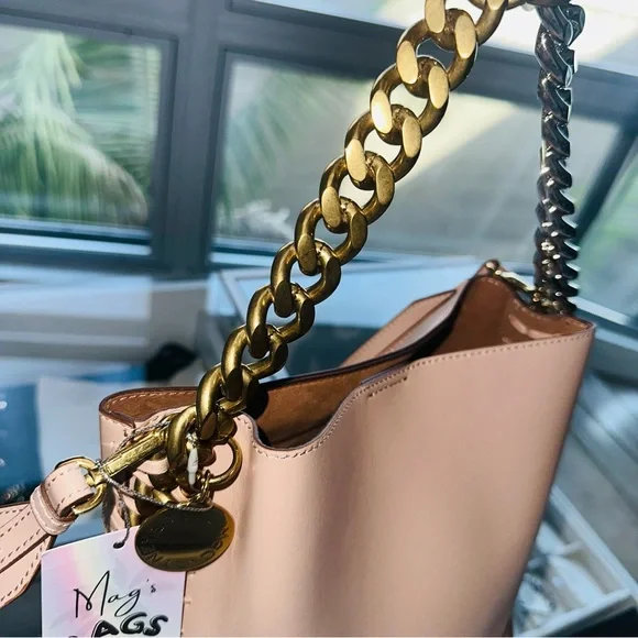 Stella McCartney: Two-Tone Bucket Frayme Chain-Link Crossbody Tote Bag - Picture 8 of 16